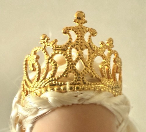 Barbie ornate gold tone - gold,